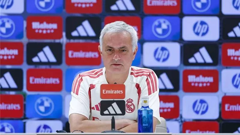 مورينيو يتحدث عن حظوظ ريال مدريد في دوري أبطال أوروبا