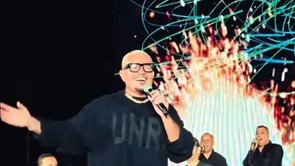 تفاصيل حفل عمرو دياب على مسرح الأرينا وأسعار التذاكر