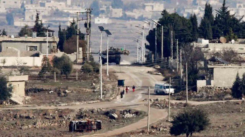 12 آلية عسكرية ودبابتان للاحتلال تتوغل في صيدا الجولان بريف القنيطرة الجنوبي