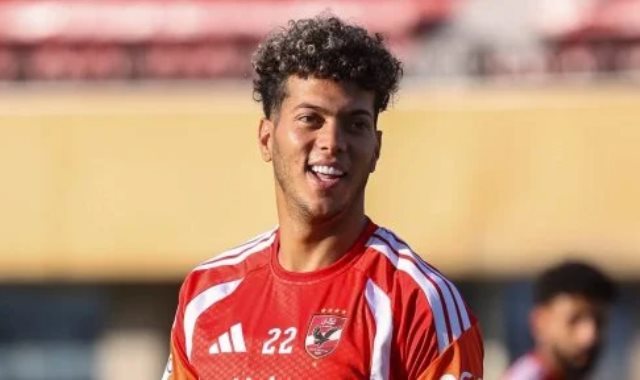 إمام عاشور جاهز لقيادة خط وسط الأهلى أمام الزمالك فى قمة الدورى