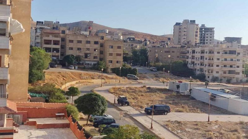 لماذا لا نوفر أرضاً رخيصة لحل أزمة السكن؟