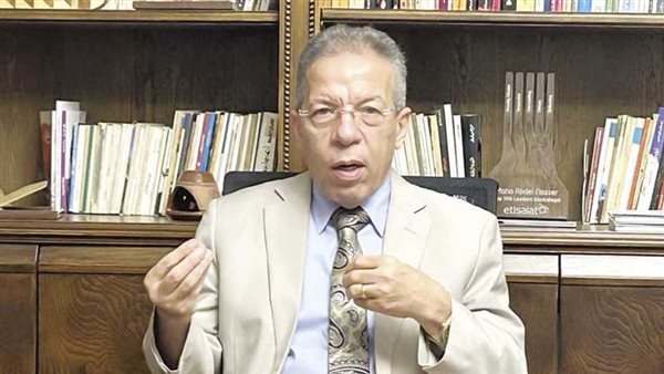 نقيب الأطباء: قبول طلبة الطب بـ 50% بالجامعات الدولية إخلال بتكافؤ الفرص (فيديو)