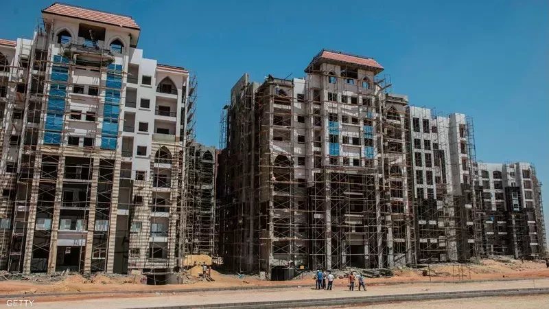 الدولار يتجاوز 55 جنيهًا، هل ترتفع أسعار العقارات مجددًا؟ حسانين: زيادة الـ10% تشعل مخاوف المطورين