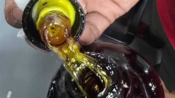 جمارك البريد تضبط طردًا أمريكيًا يشتبه في احتوائه على زيت القنب بقيمة 12 مليون جنيه