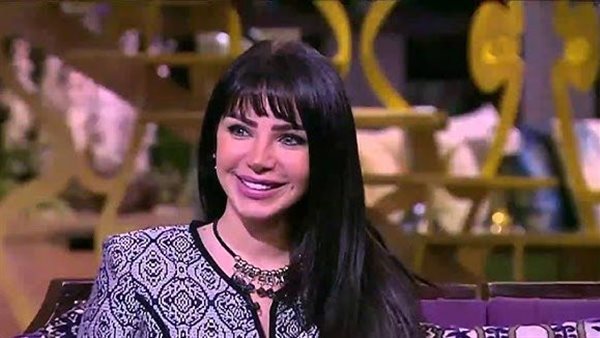 تطورات الحالة الصحية للمؤلفة إنجي علاء بعد جراحة بالمخ