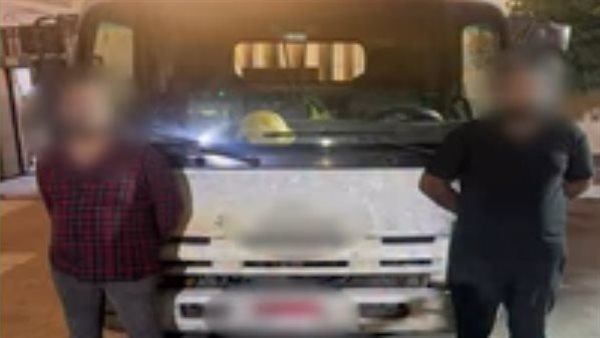 حمولة موت على الطريق، ضبط سائق وتاجر غاز حمّلا سيارة نقل بأسطوانات غير مؤمنة في القاهرة