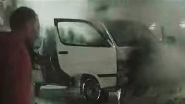 تفحم سيارة ميكروباص التهمتها النيران أعلى الطريق بالسلام