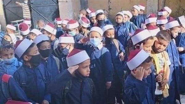 لترسيخ الانتماء الوطني، الأزهر يعتمد صيغة موحدة لتحية العلم بجميع المعاهد