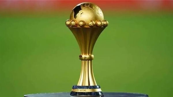 رئيس كاف يفجر مفاجأة بشأن إقامة كأس الأمم الإفريقية