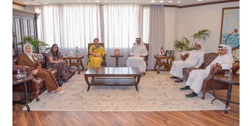 مدير عام «كونا» يبحث مع السفيرة الهندية تعزيز التعاون الإعلامي