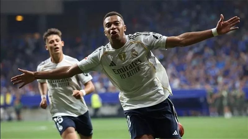 مبابي يسجل الهدف الأول لريال مدريد في شباك برشلونة بالكلاسيكو