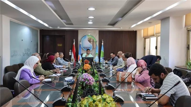 رئيس شركة الصرف الصحي بالإسكندرية يناقش إعداد خطة عمل استراتيجية متكاملة لكافة القطاعات