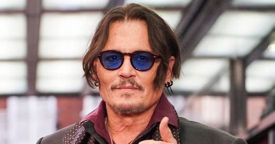 جوني ديب يظهر بشكل مختلف في تريلر فيلم Ebenezer.. فيديو