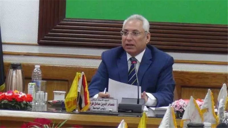 "ثمنها 2000 جنيه"، رئيس جامعة المنيا يرد على جدل ارتدائه "ساعة رولكس"