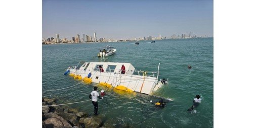 فريق الغوص يُحذر أصحاب القوارب والسفن من تقلبات الطقس في «الأحيمر»