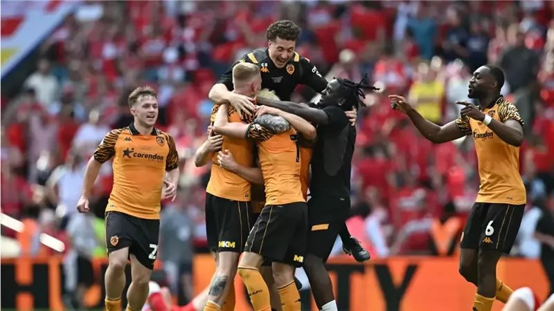 هال سيتي يفرط في تقدمه أمام برينتفورد ويتعادل في البريميرليج