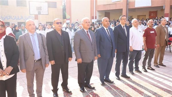 وكيل تعليم الدقهلية يتابع انتظام الدراسة بمدارس شرق المنصورة