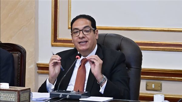 رئيس جامعة القاهرة يعلن منح العلاوة التشجيعية لـ 997 موظفا