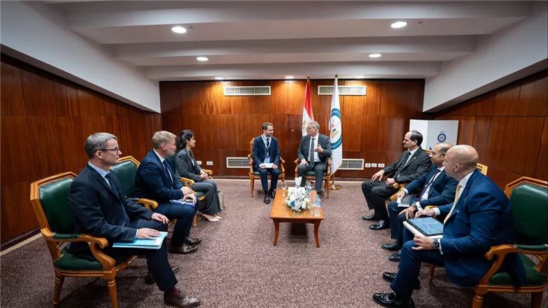 وزير البترول يبحث مع «توتال إنرجيز» الفرنسية تسريع تنفيذ مشروع ربط الغاز القبرصي بمصر