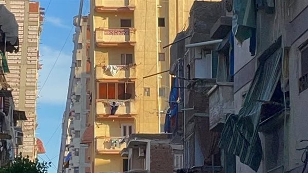 إخلاء عقار مائل بحي وسط الإسكندرية تمهيدا لإزالة 5 أدوار