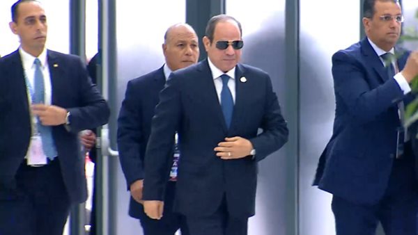 بالأسماء، الوفد المرافق للرئيس السيسي في سول