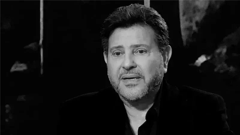 تعرض لأزمة مفاجئة في التنفس، زوجة هاني شاكر تكشف اللحظات الأخيرة قبل وفاته