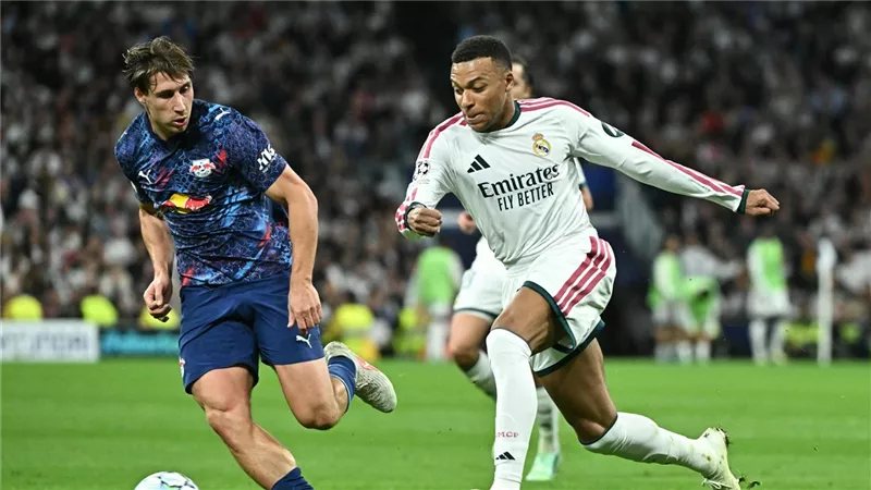 ريال مدريد يتقدم على لايبزيج 0/1 في الشوط الأول بدوري أبطال أوروبا