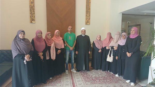 دعمًا لدور المرأة في نشر الوعي الديني، قافلة دعوية لواعظات الأزهر للواحات البحرية
