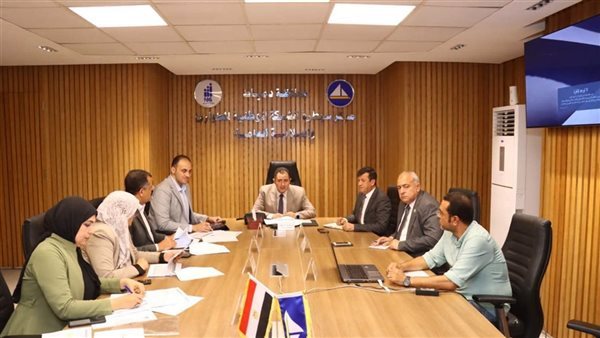 ​بحث مشاريع الأبنية التعليمية ورفع كفاءة المدارس بمراكز دمياط