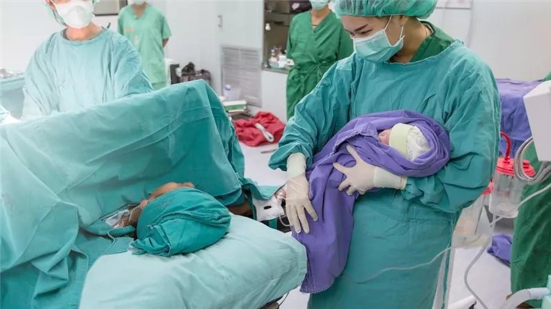 حياتك في خطر حتى بعد التعافي، الصحة تحذر السيدات من مخاطر تكرار الولادة القيصرية