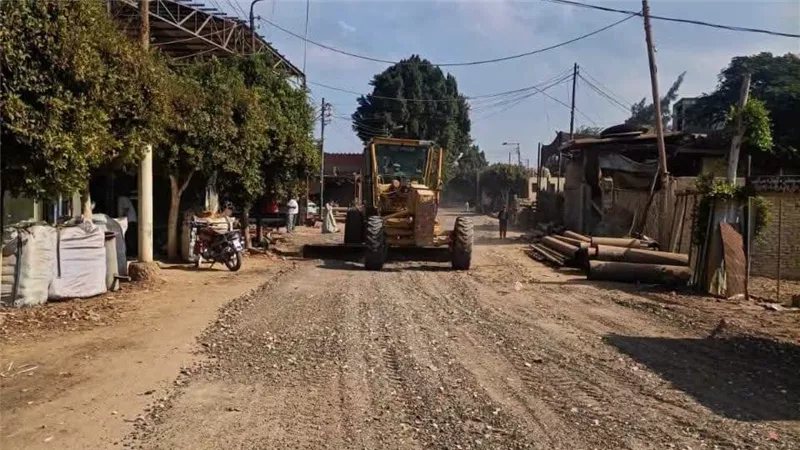 إعادة رصف طرق وإصلاح آثار حفر المرافق في 4 مناطق بالجيزة