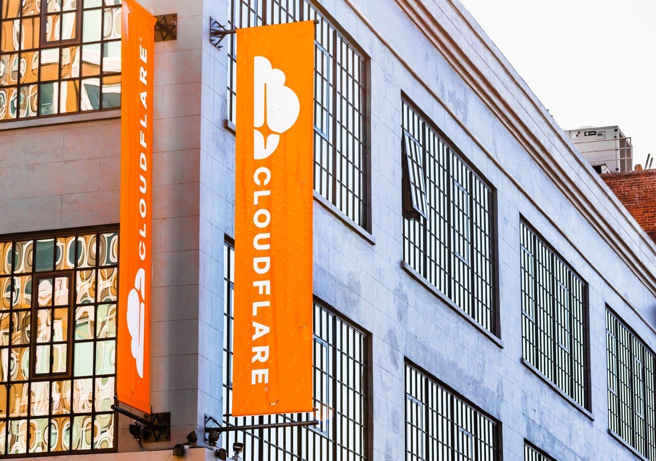 Cloudflare تستحوذ على Deno لتطوير منصة Workers