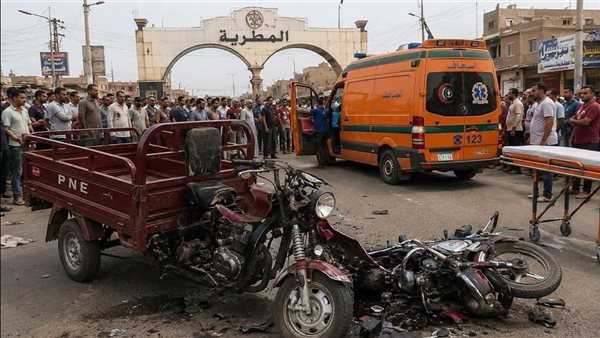 مصرع شخص بحادث تصادم سيارة نقل بدراجة نارية على طريق المنصورة السريع بالدقهلية