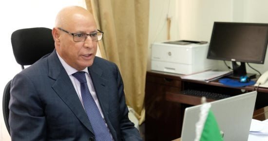 الجامعة العربية تحذر من انتشار الأخبار الزائفة وتدعو للتحقق من المعلومات