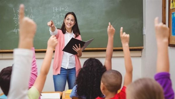 نقيب المعلمين: كرامة المعلم ورعاية حقوقه على رأس أولوياتنا والتعليم رسالة الأنبياء