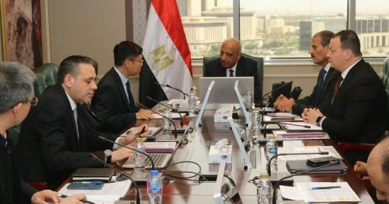وزير الكهرباء يبحث مع شركة "EDRA" العالمية التعاون فى مجالات الطاقة المتجددة