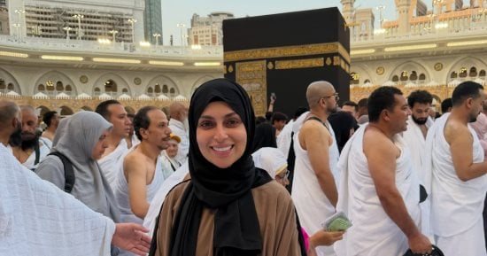 إسراء عبد الفتاح تشارك جمهورها صورة من العمرة وتدعو: اللهم تقبل.. صور