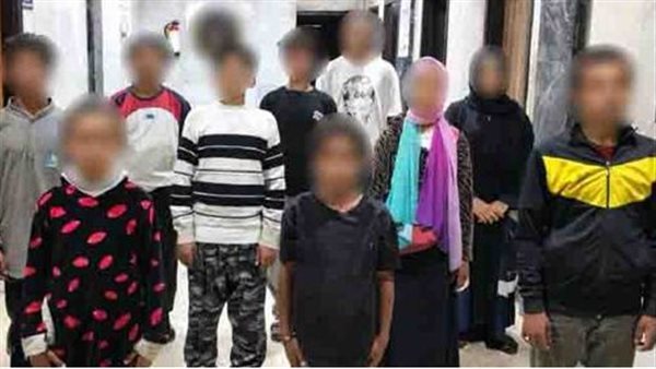 أطفال بالشوارع، ضبط 10 متهمين باستغلال 12 طفلًا في التسول وبيع السلع بالجيزة
