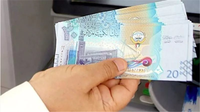 الدينار الكويتي يتراجع أمام الجنيه في بنك مصر