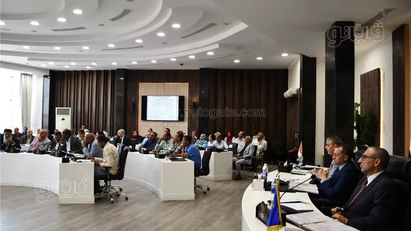 محافظ أسوان يوجه باستمرار رفع درجة الاستعداد القصوى لمواجهة الأمطار والسيول