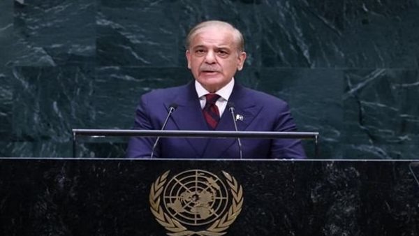 رئيس الوزراء الباكستاني يطالب حركة الإنصاف بوقف الاحتجاجات وتنظيم المسيرات