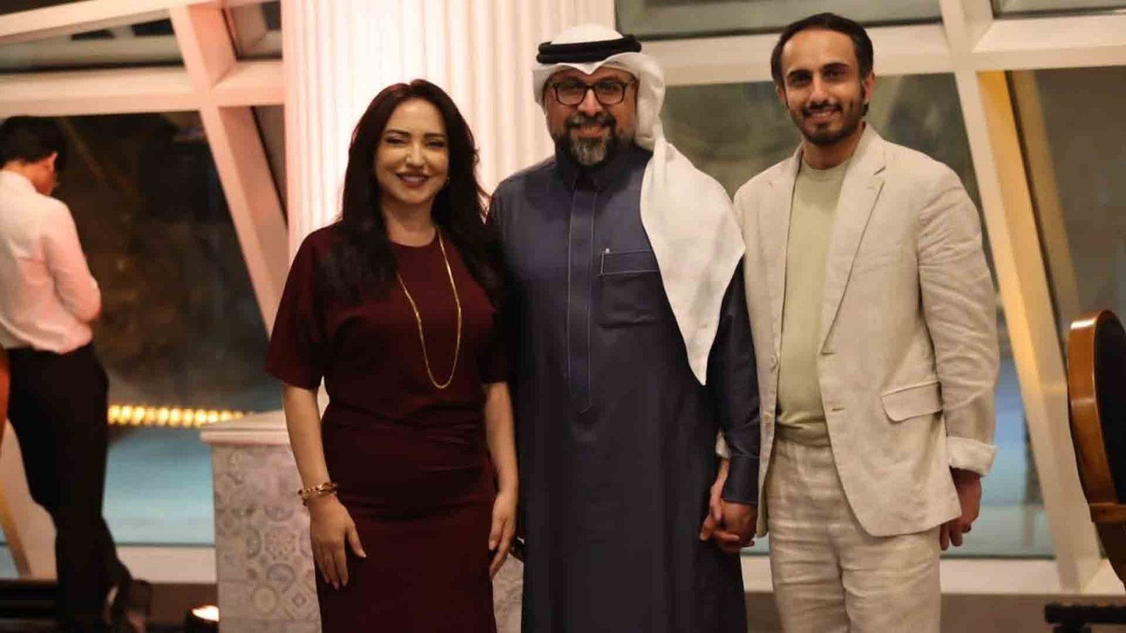 «ليل خرمس» يبحر بالنجوم وسط الليل