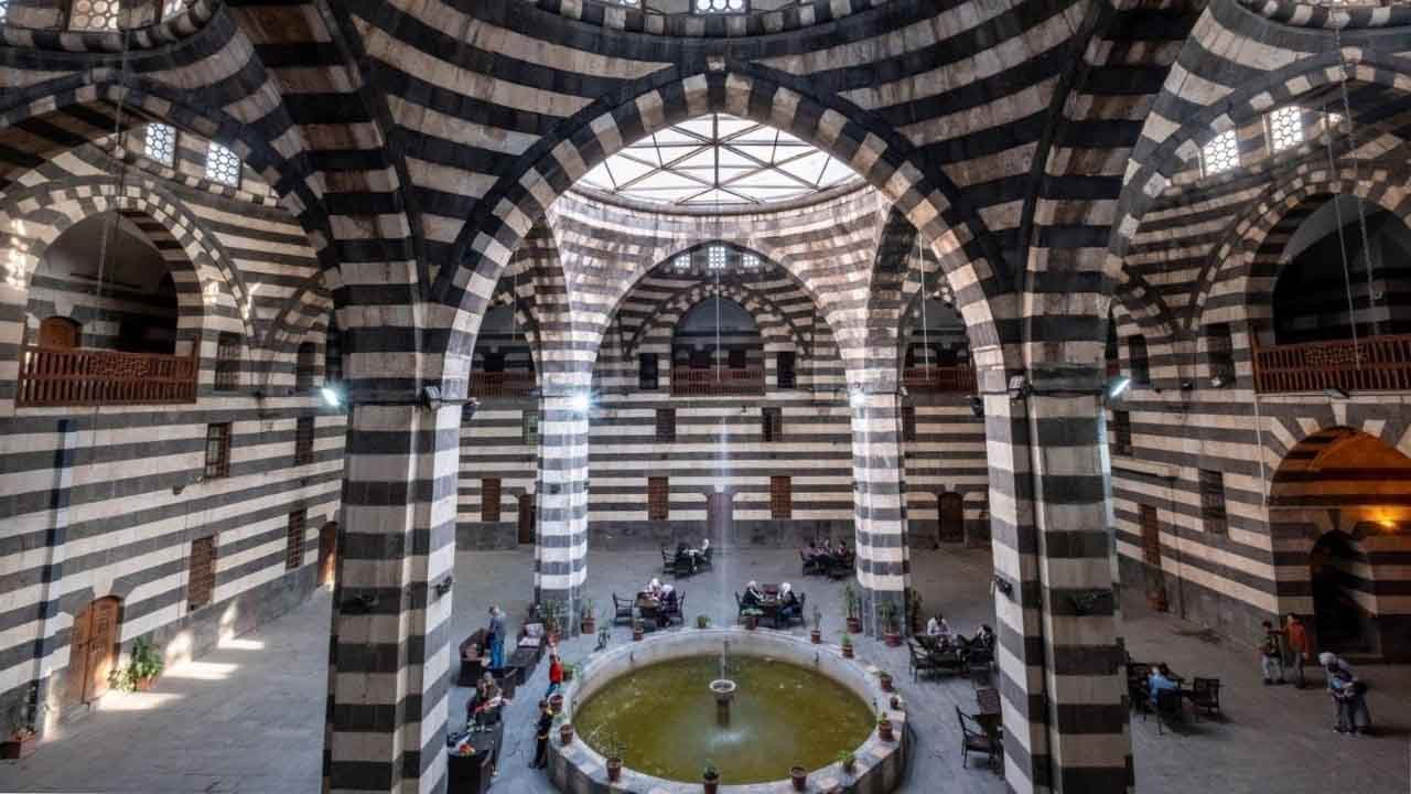 عين على الوطن: “خان أسعد باشا” بدمشق.. جوهرة العمارة الإسلامية العثمانية