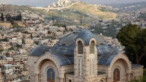 القدس: الاحتلال يقتحم بلدتى أبو ديس وعناتا