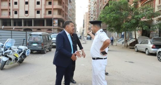 محافظ القليوبية يتفقد التكدسات المرورية بمفارق طريق أبو حشيش وشارع كلية التجارة ببنها