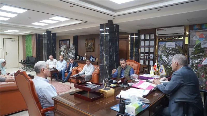رئيس مياه سوهاج يستعرض موقف تسليم مشروعات القطاع تمهيدا لدخولها الخدمة