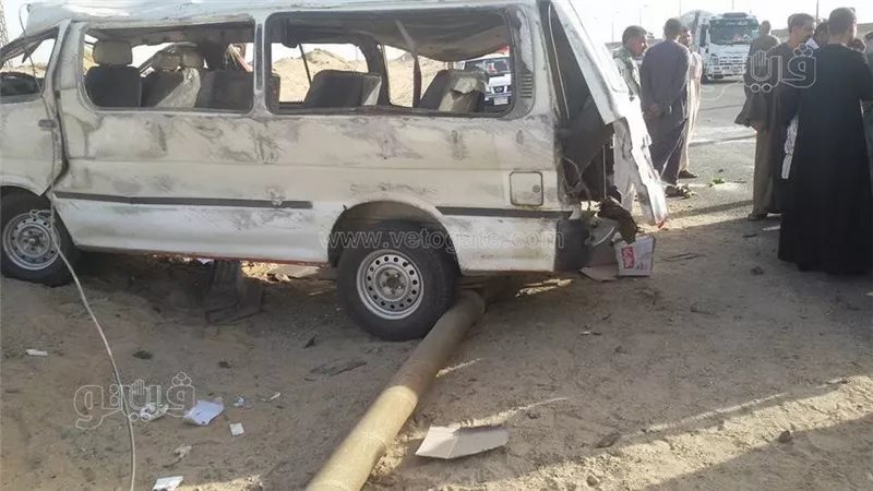 لجنة هندسية لفحص الميكروباص والتريلا والنيابة تعاين الموقع، التفاصيل الكاملة لحادث الطريق الأوسطي