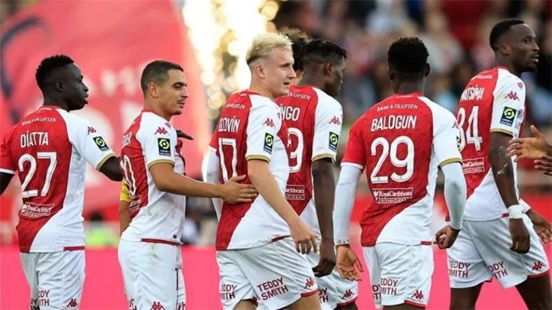 برونر وكامارا يقودان موناكو للفوز على فرايبورج في دوري المؤتمر الأوروبي
