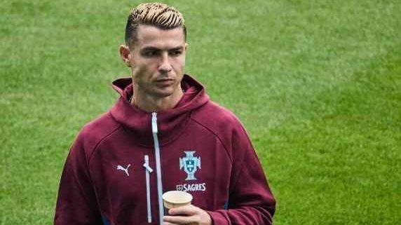 "سأكشف الحقيقة في الوقت المناسب"، كيف تفاعل الجمهور العربي مع خلاف رونالدو ومدرب منتخب البرتغال؟