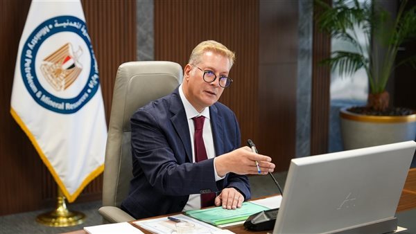وزير البترول يصدر حركة تغييرات محدودة شملت عددا من رؤساء شركات القطاع